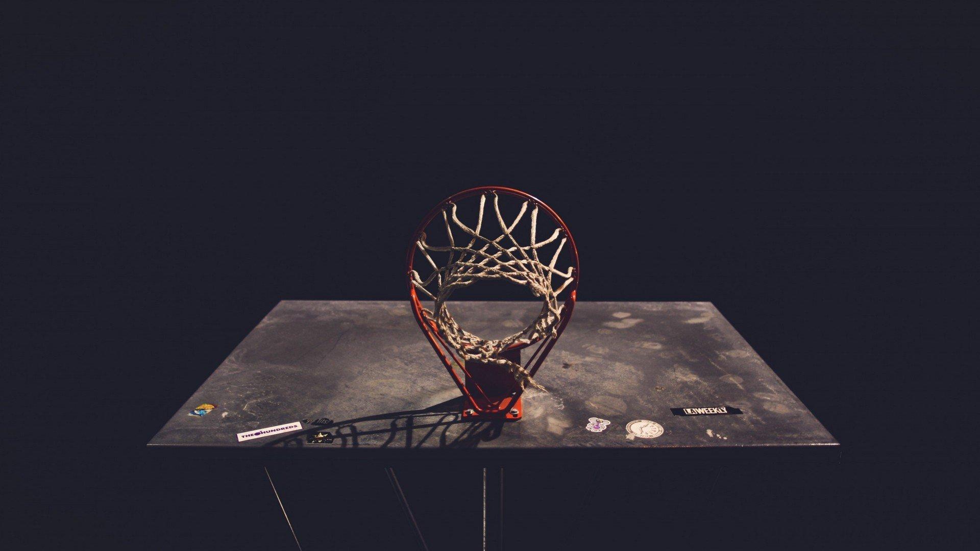 马卡独家，德罗现身巴萨训练基地保持状态，转会谈判仍在进行中